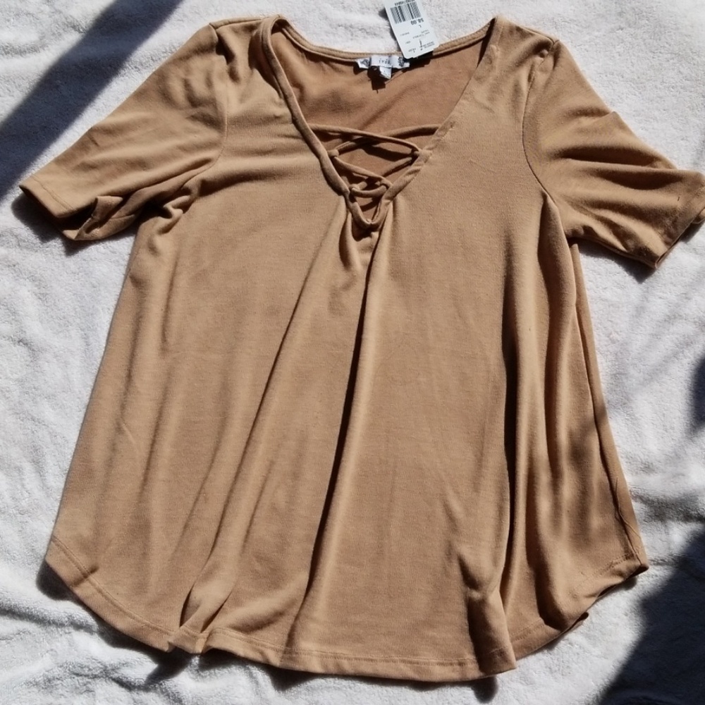 NWT sweater material tshirt